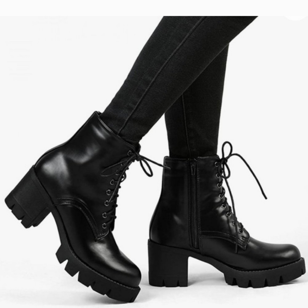 EUC! Leather Luggsole Platform Combat Lace up Bootie Sz 8